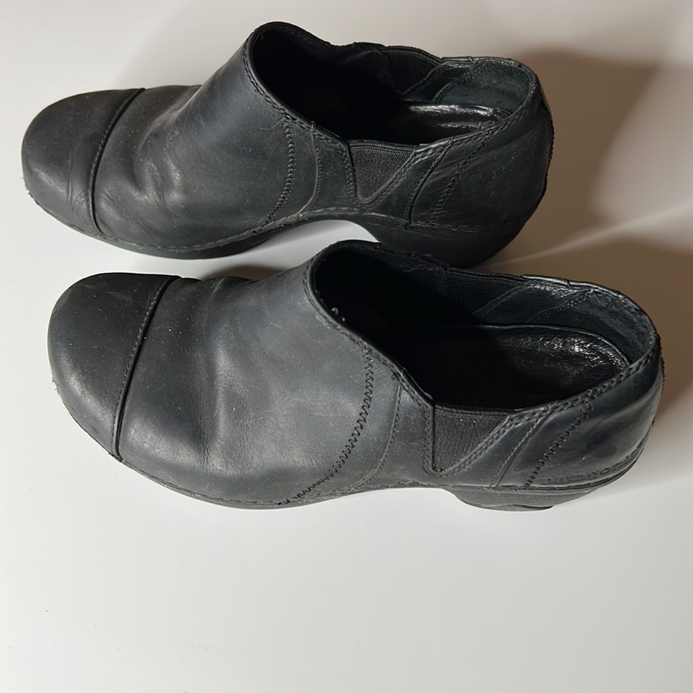 Patagonia Black Oiled Leather Clogs Slip-On Comfort Shoes Women’s Size 7 EU 38 - Picture 4 of 11